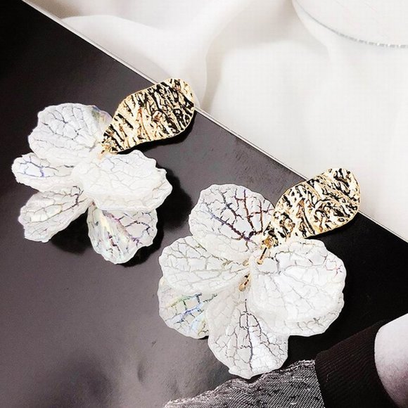 White Shell Flower Petal Drop Earrings - Picture 2 of 9